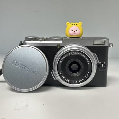 FUJIFILM Digital Camera X70 Silver X70-S 16.3MP Digital Camera English 95%NEW