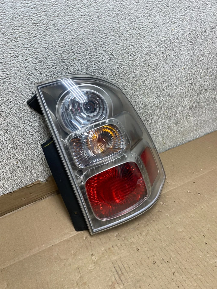 Luz trasera lateral derecha para pasajero derecho Saab 9-7X 2005 a 2009 OEM U2855 DW Foto 3 de 4