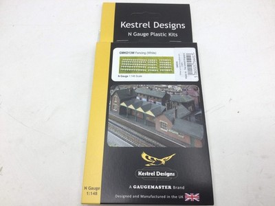 Gaugemaster GMKD45 N Gauge White Farm Rail Fencing 86mm x 10 Lengths