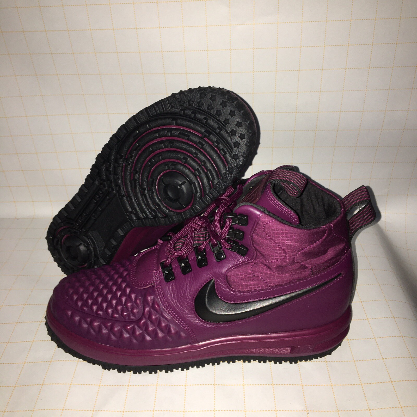 burgundy nike duck boots