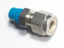 1- Swagelok Stainless Steel Connector, 1/4" OD Tube x 1/16" MNPT, SS-400-1-1