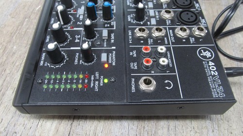 Mackie 402VLZ4 4-ChUltra Compact Mixer W/ CHARGER TESTED FREE SHIPPING - Picture 9 of 13