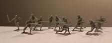 Marx: WWII Japanese Soldiers in Khaki Green - 13 figures in 6 poses