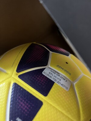 Nike Ordem サッカーボール　2014/2015 RARE NIKE ORDEM 2 2014/2015 WINTER OMB OFICCIAL MATCH BALL