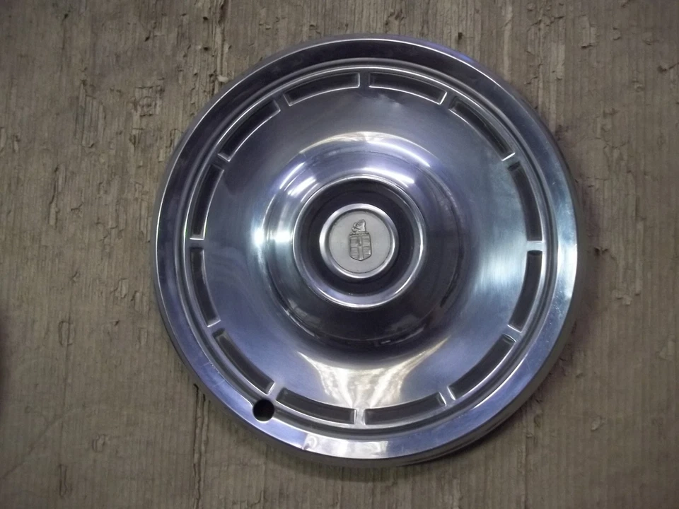 Dodge Charger Aspen 1976 76 77 tapacubos llanta cubierta de rueda tapacubos 14" fabricante de equipos originales usado 389 4 Foto 3 de 4