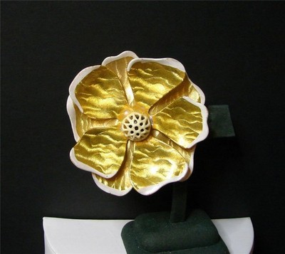 Vintage Retro Mod 60's Germany Gold & White Enamel Layered Metal Flower Pin Broo