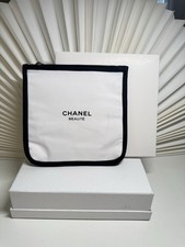 Chanel Schminkkoffer Baumwolle weiß VIP Gesc...