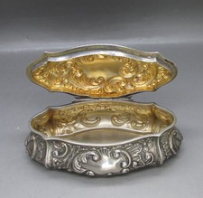 ANTIQUE ORNATE SOLID STERLING SILVER EMBOSSED BOX 65g 11.3CM LONG CHESTER 1905