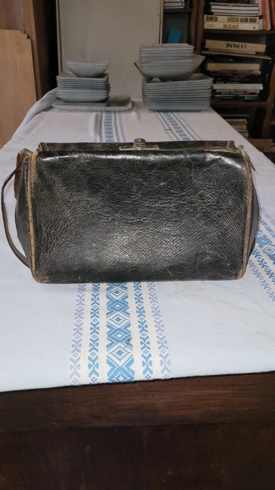 Sac à main cuir marron vintage ancien femme rétro a nettoyer et restaurer - Photo 2/4