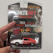 Greenlight Whitehot 1969 Dodge Charger Daytona Diecastlive Red