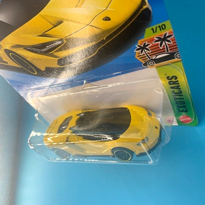 HOT WHEELS 2026 '16 LAMBORGHINI CENTENARIO ROADSTER GIALLO ORION 2