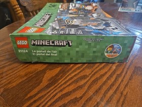 Lego Minecraft The End Portal 21124 (559 pieces) (Brand New Sealed Box) RETIRED