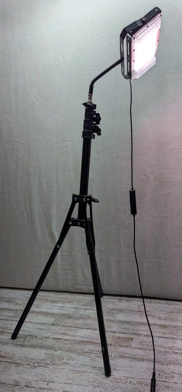 With Stand, For Indoor Plants63" Adjustable Tripod,timer Use
