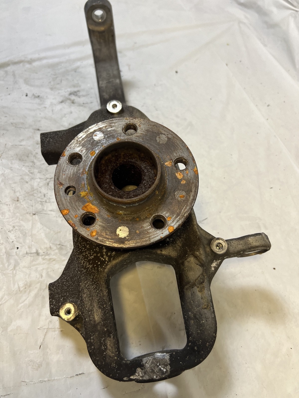 2014-17 Maserati Ghibli, Quattroporte Front Left Spindle Knuckle 670001805