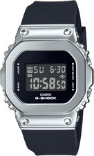 Casio G-Shock GM-S5600U-1JF Mid Size Metal Covered Square Digitaluhr Silber