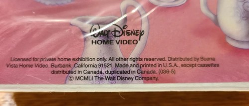 New 1951 Factory Sealed Walt Disney's Classic Alice In Wonderland Clamshell VHS - 第 7/8 張圖片