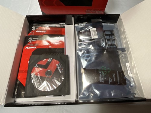ASRock Fatal1ty X399 Professional Gaming AMD TR4 Threadripper ATX Motherboard - Picture 22 of 24