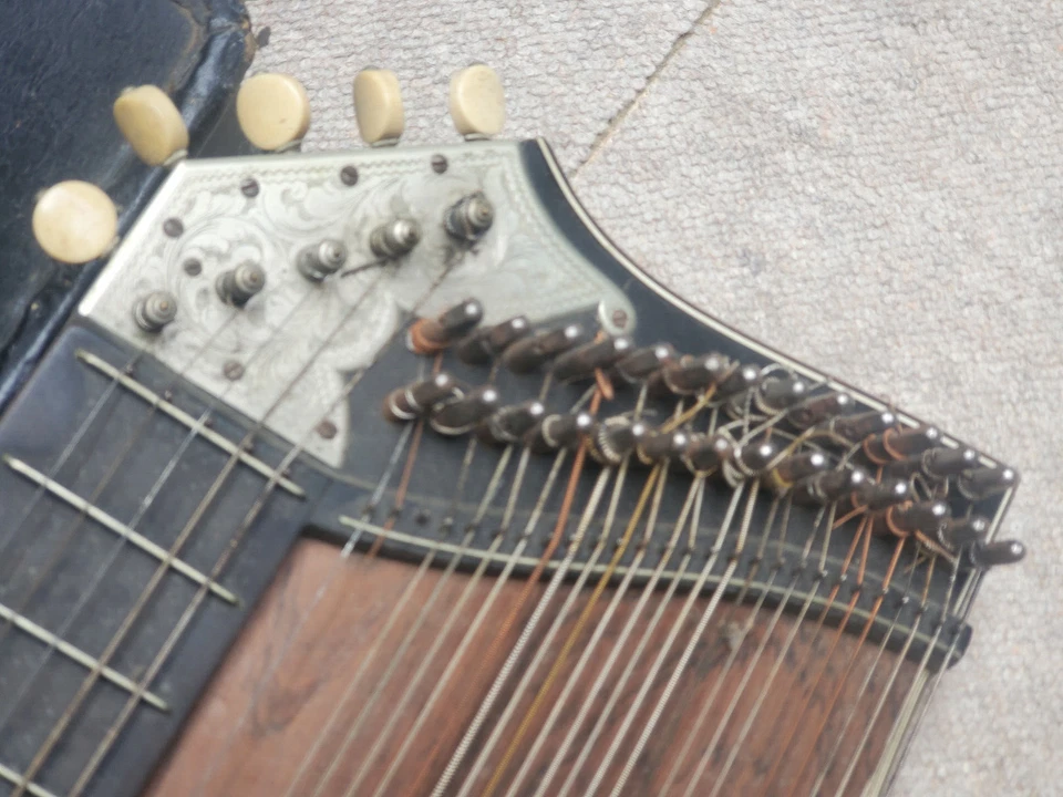 antigua cítara alemana Foto 3 de 4