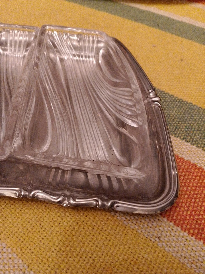 Vassoio Mepra Inox Con Tre Vassoi Cristallo Sagomati - Immagine 4 di 4