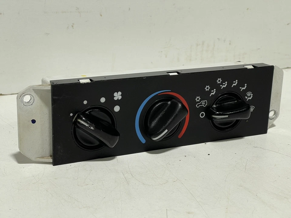 Panel de control de temperatura del calentador del ventilador Jeep TJ Wrangler 2005-2006 con aire acondicionado P55056558aa CC 11 Foto 3 de 4