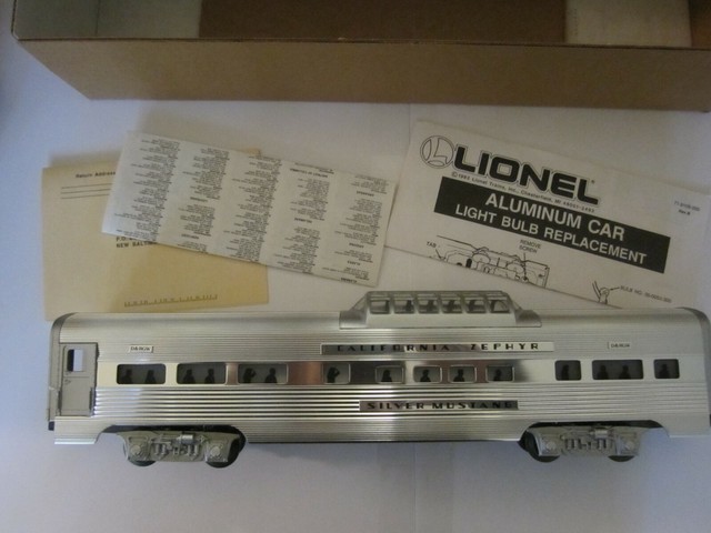 Lionel California Zephyr Vista Dome 619125 Silver Mustang