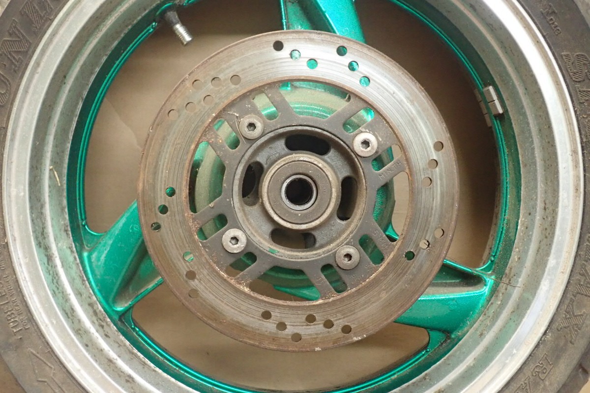 1994 KAWASAKI ZX600-E REAR DUNLOP 160/60ZR17 (69W) WHEEL 1994 KAWASAKI ZX600-E REAR DUNLOP 160/60ZR17 (69W) WHEEL