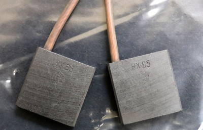 RINGSDORFF WERKE Kohlebürste Typ RX65 SGL: 02.01.0093.26 Maße 32x32x8mm