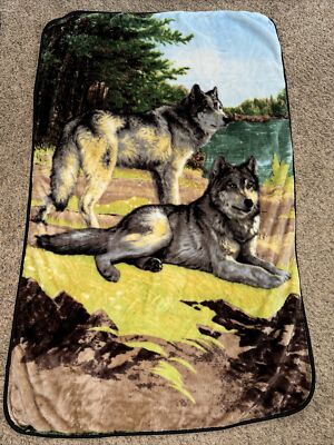 Wolf Throw Blanket 65 x 40