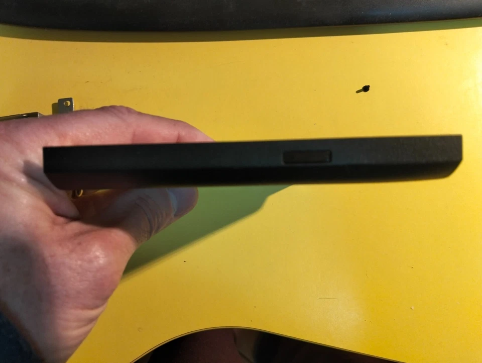 ASUS F555QG masterizzatore DVD rewriter SATA DA-8AESH DA-8AESH15B - Immagine 3 di 4