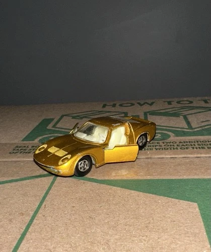 VINTAGE Matchbox No. 33 Lamborghini Miura Gold Superfast Car Lesney England 1969