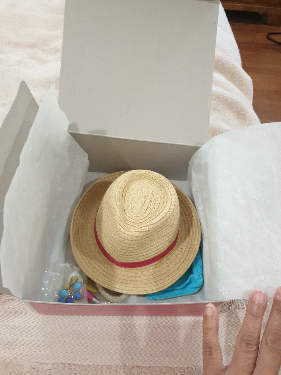 American Girl Doll Beach Tote Set with Bracelet Hat and Lip Balm NWB