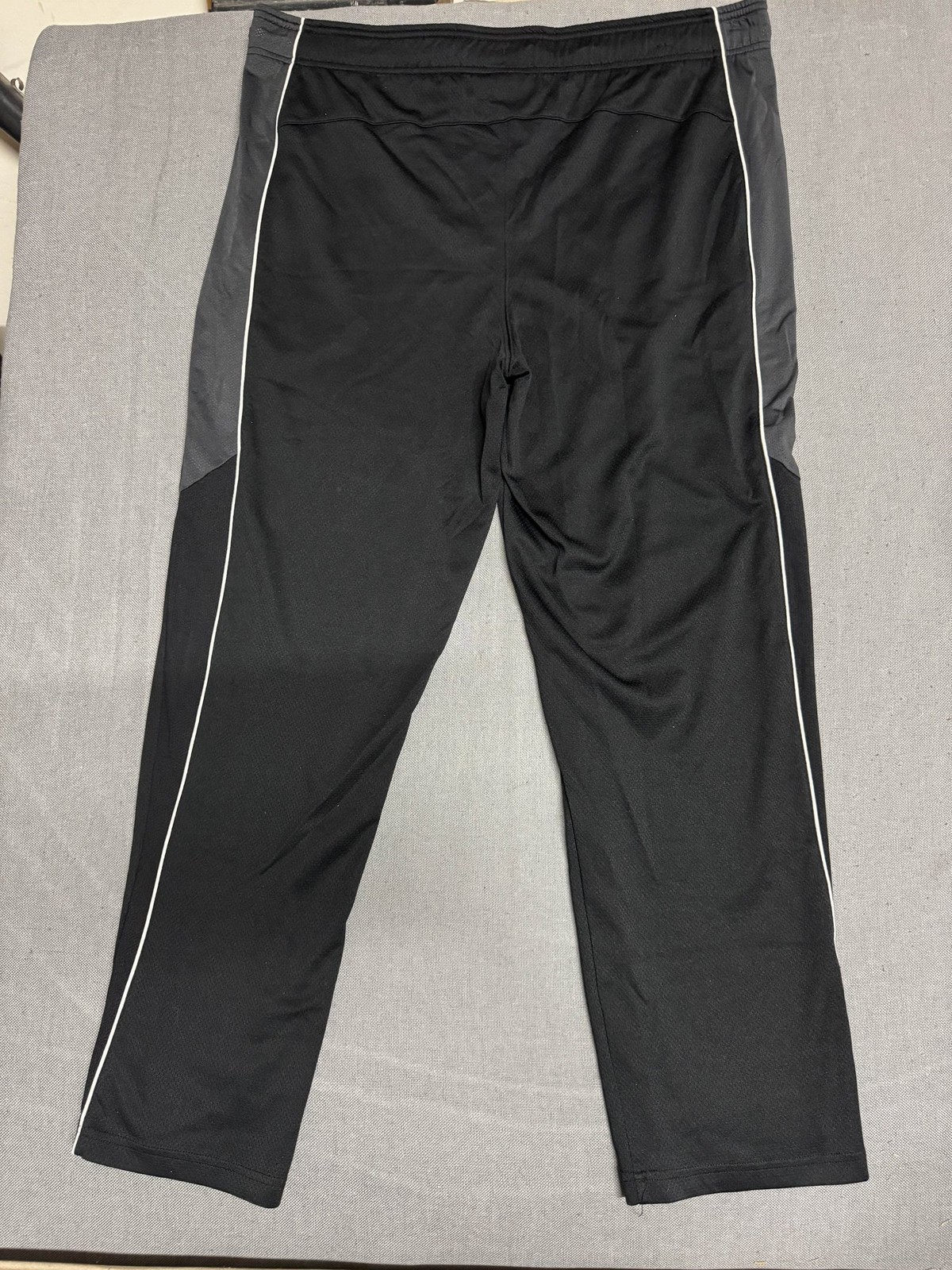 Reebok Men L Athletic Gym 100 Polyester Black Shorts