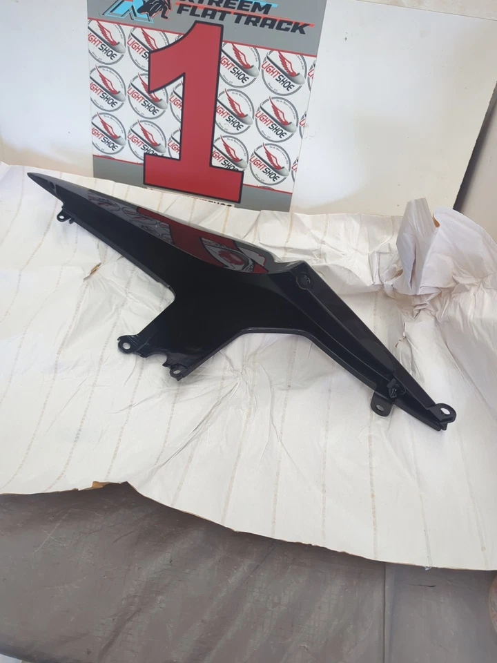 KAWASAKI NINJA 250R 09-10 NOVO R/H RR CARENAGEM CAUDA PRETA CAPUZ COBERTURA 36040-0062-15Q - Imagem 2 de 4