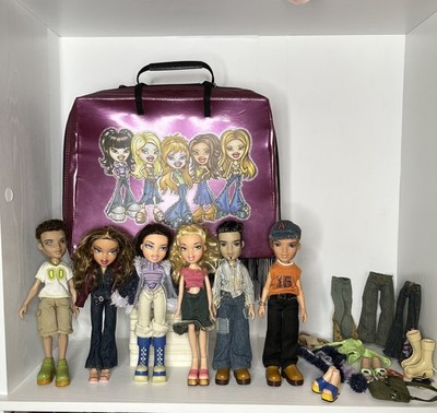 Bratz 6 Dolls  Yasmin, Dana, Cloe, Etc Carryng case w/3 inserts.