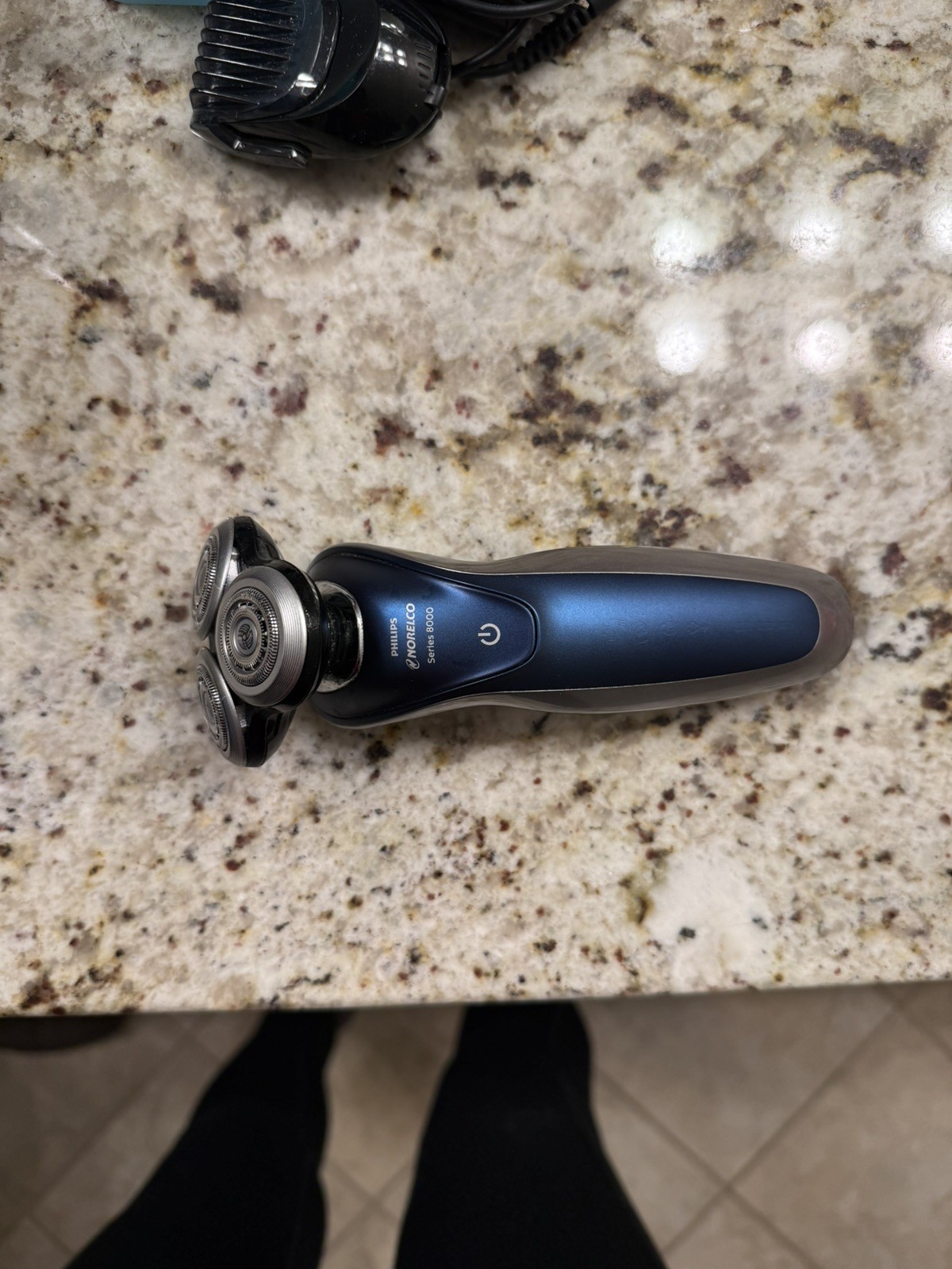 Philips Norelco Model S8950 Wet/Dry Rechargeable Electric Razor Shaver 