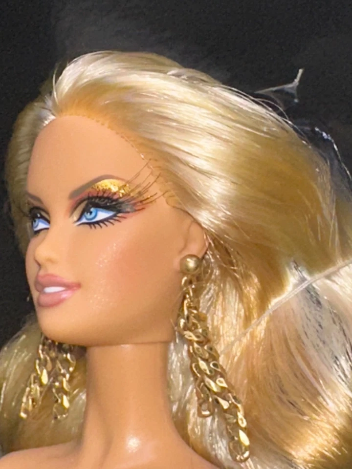 Mattel Gold Label 2012 “The Blonds Blond Gold Barbie” #X8263 *Sin precio base* Foto 4 de 4