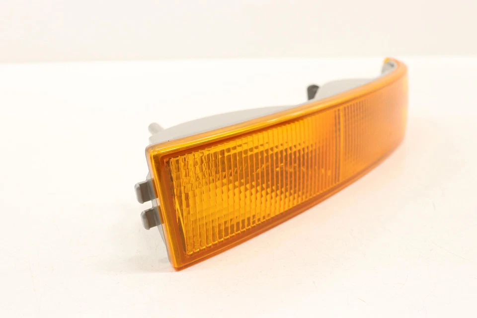 2003 - 2024 GMC SAVANA 3500 ПЕРЕДНИЙ ПРАВЫЙ ПАРК ПОВОРОТНИК ЛАМПА OEM 84218438 - Изображение 2 из 4