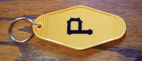 New Pittsburgh Pirates Pirate Hotel Key Style Fob Keychain MLB Promo - Picture 2 of 4