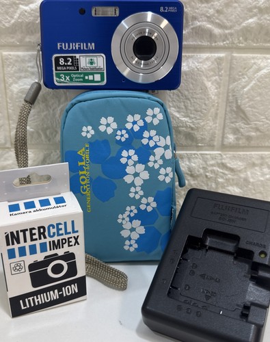 Fujifilm FinePix J12 8.2MP Digital Camera Blue 3x Zoom  VGC W/NEW BATTERY GWO
