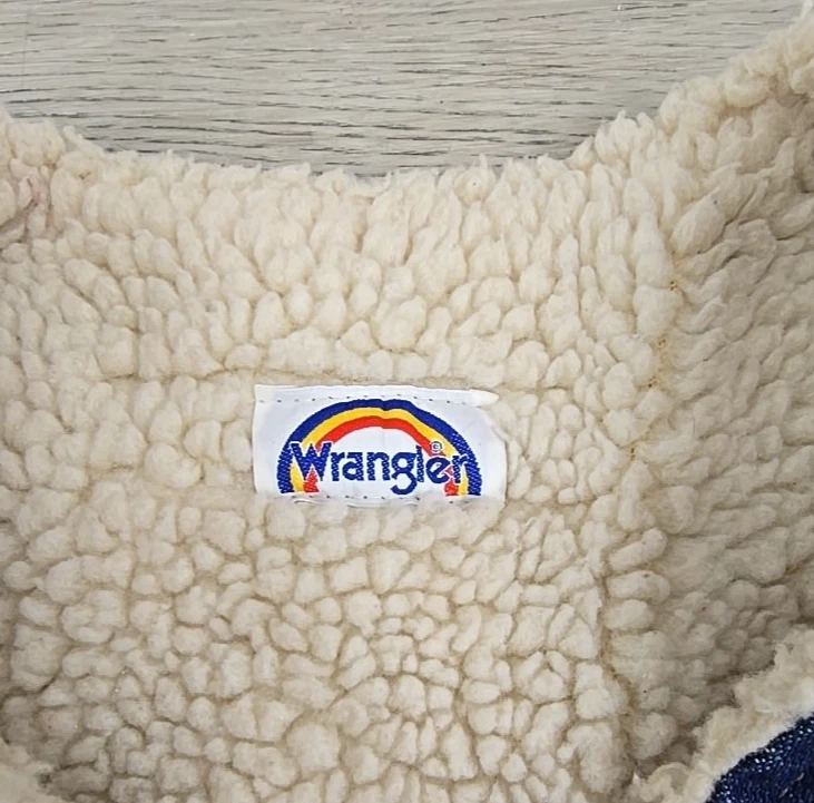 Colete Vintage Anos 70 Wrangler Rainbow Tag Sherpa Denim Feito nos EUA - Sem Etiqueta de Tamanho - Imagem 2 de 4