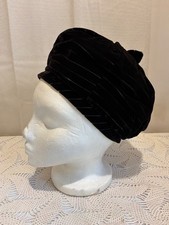 New Beautiful Original Vintage 1940 DK Brown Tam Velour Beret Cloche Hat w/Box