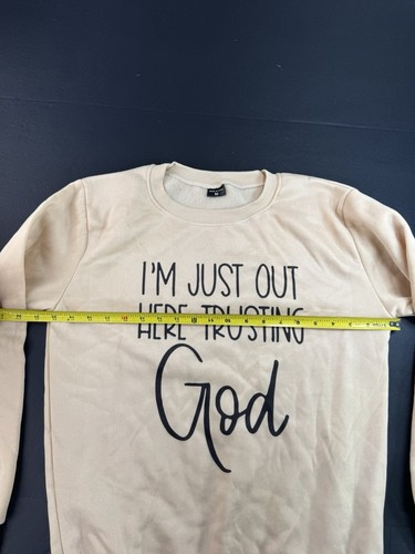 I’m Just Out Here Trusting God Hoodie Womens Graphic Sweatshirt Medium NEW - Picture 5 of 7