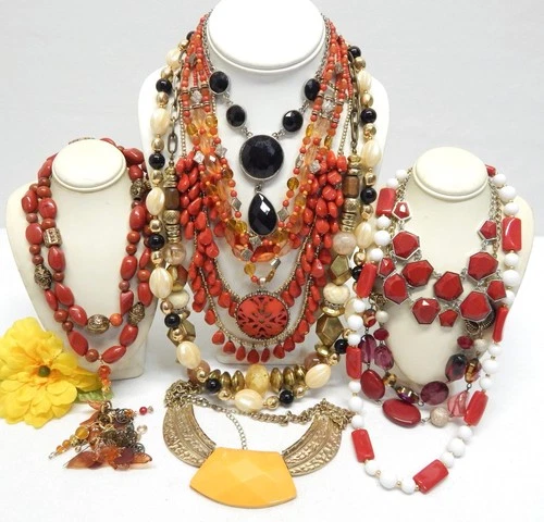VINTAGE TO NOW FASHION COSTUME JEWELRY NECKLACE LOT ASSORTED TYPES & MATERIALS