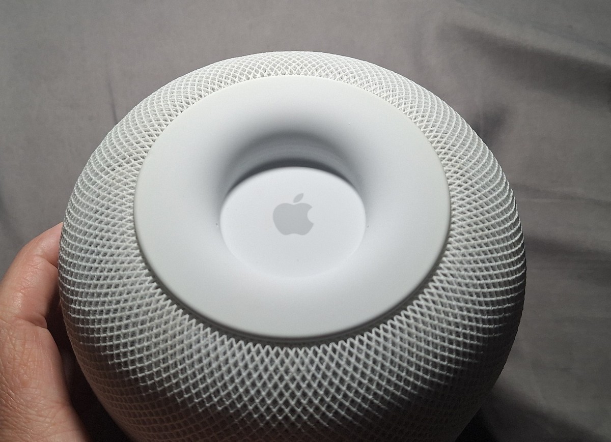 Apple HomePod 1st Gen A1639 Large Smart Speaker - White & Gray