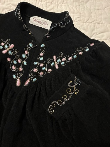 Vintage VANITY FAIR Black Embroidered Velour Housecoat Gown Robe Medium M - Picture 3 of 3