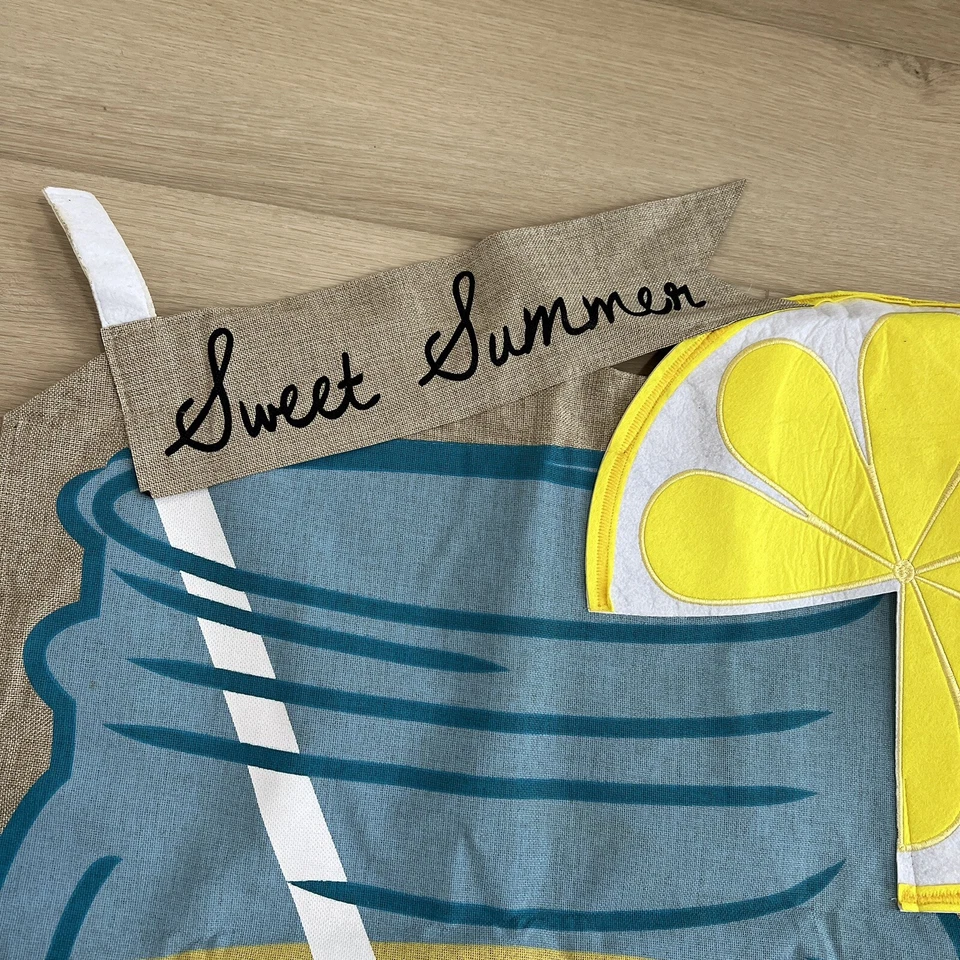 Camiseta Evergreen Flag Dulce Casa de Verano Bandera Limonada Negro Blanco Lunares Lazo Foto 3 de 4