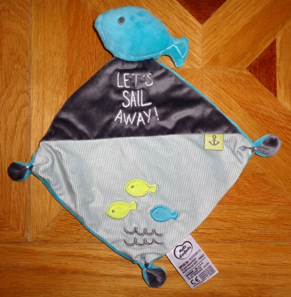 5PA / DOUDOU PLAT MOTS D'ENFANTS POISSON GRIS BLEU LET'S SAIL AWAY ETAT NEUF - Photo 1/1
