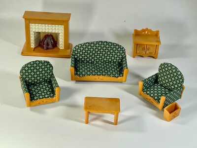 Sylvanian Families Calico Critters green sofa living room, fireplace