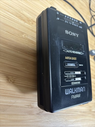 LETTORE CASSETTE PORTATILE SONY WALKMAN WM-F2068 AM/FM con cuffie modello raro. - Foto 4 di 7