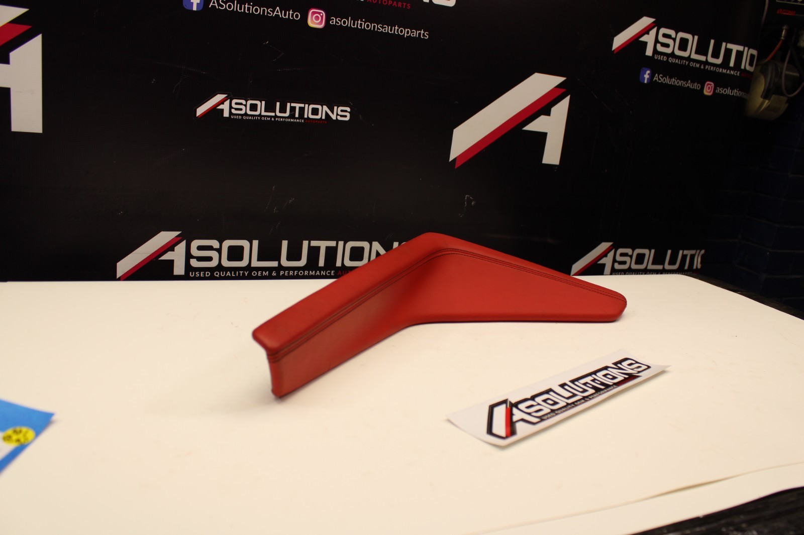 Lamborghini Huracan LH Front Door Insert Trim Panel Arm Rest Red 4T0867165B HN7